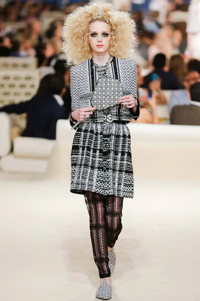 Look 2